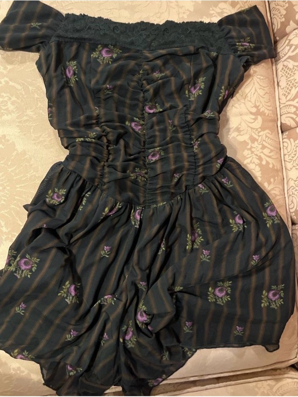 Urban Outfitters Off-Shoulder Floral in Dark Green and Purple, S